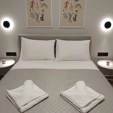 Simple, Calm And Luxurious