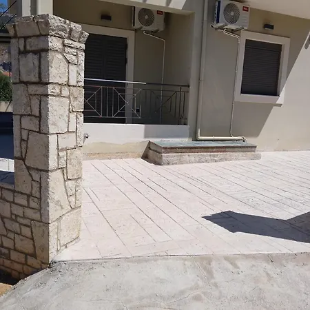 Simple, Calm And Luxurious Apartman *