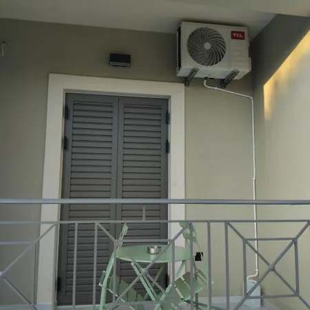 Simple, Calm And Luxurious Apartman