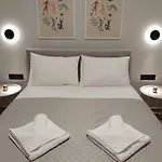 Simple, Calm And Luxurious