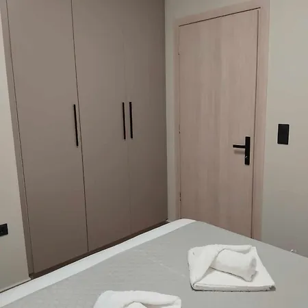 Simple, Calm And Luxurious Apartment Kalamata