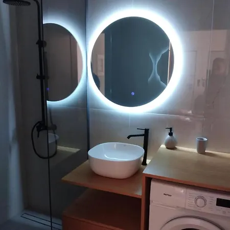 Simple, Calm And Luxurious カラマタ