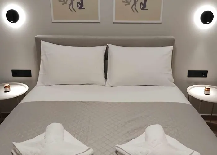 Simple, Calm And Luxurious