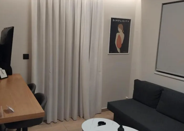 Simple, Calm And Luxurious Kalamata