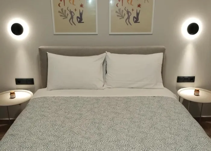 Simple, Calm And Luxurious