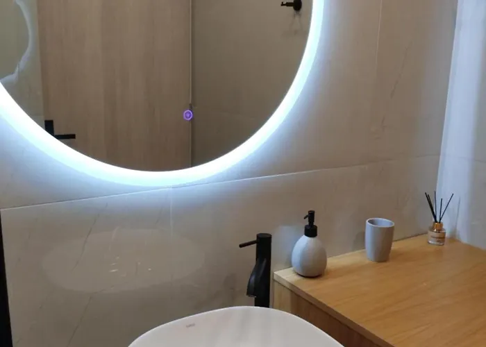 Simple, Calm And Luxurious Kalamata